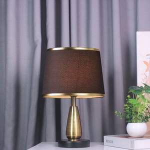 Lámpara de Mesa de Lujo de Estilo Nórdico con Control de Interruptor y Brillo Ajustable, 2700K Blanco Cálido, Diseño Personalizable para Hoteles - Product Image 4