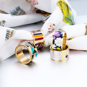 Anello Portasciarpa in Acciaio Inossidabile con Smalto Dorato 18K, Personalizzabile, per Hijab e Sciarpe di Seta - Stile Moda - Product Image 3