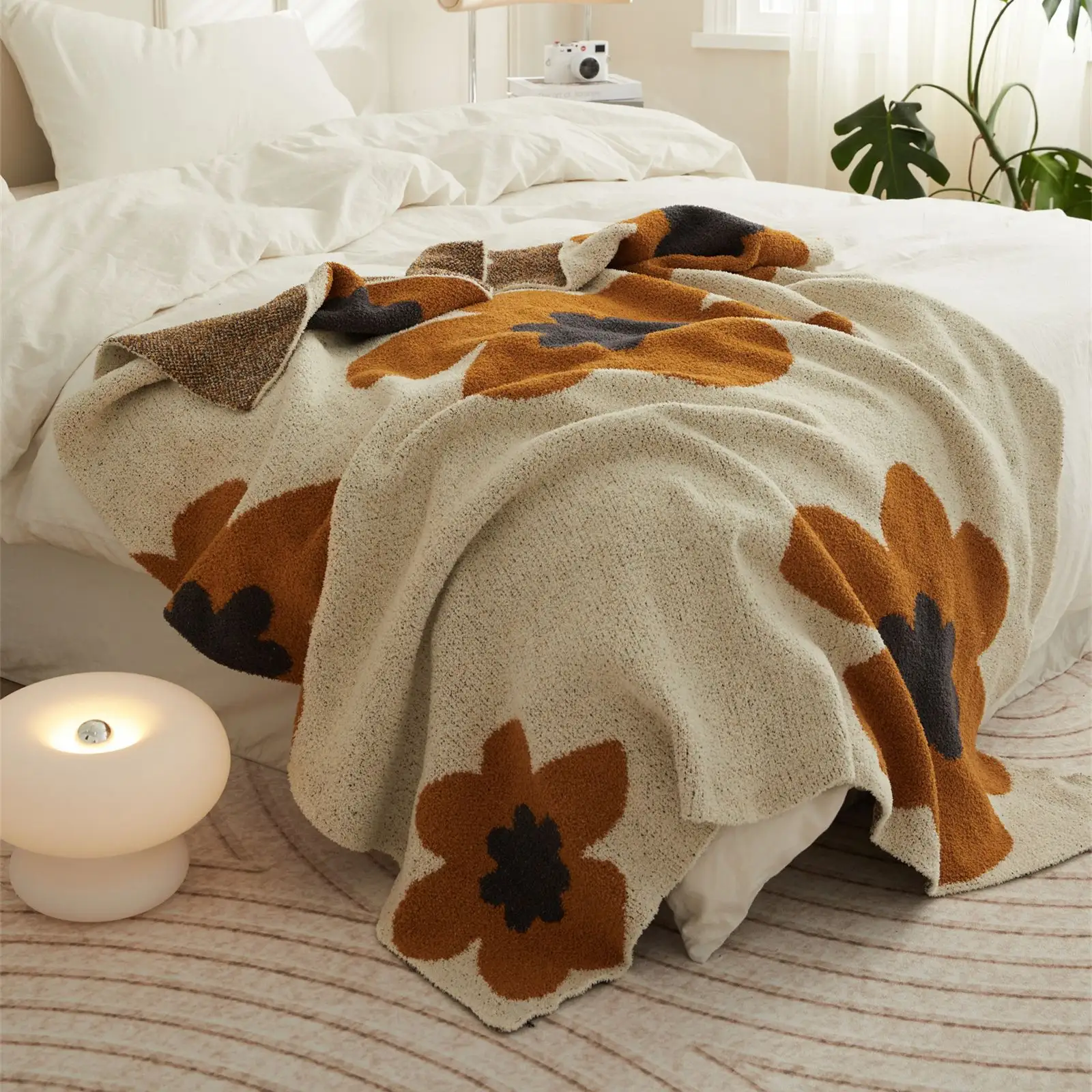 Luxury Designer European and American popular style Warm Crochet Fleece Cozy Knitted Best-selling Flower Blanket Throws For Baby
