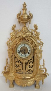 Juego de 3 piezas de reloj de mesa y candelabro de latón macizo con movimiento mecánico <span class=keywords><strong>Boulle</strong></span>, estilo imperial italiano, vintage y dorado. - Product Image 2