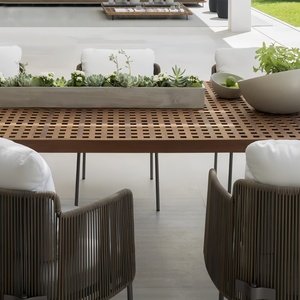 Set <span class=keywords><strong>da</strong></span> Pranzo Moderno per Esterni, Arredamento <span class=keywords><strong>da</strong></span> Patio con Tavolo in Legno di Teak Naturale e Sedie in Corda Intrecciata Nera, per Hotel e Resort - Product Image 2