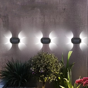 Lampes solaires <span class=keywords><strong>LED</strong></span> extérieures de petite taille avec indice de protection IP65, pour pelouse, grille, marches, escaliers, garde-corps, allée décorative, corps en ABS, lampes murales de jardin - Product Image 1
