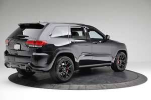 Kit de Carrocería para Jeep Grand Cherokee 2011-2017 Actualización a 2020 SRT-8 Precio Económico Fácil Instalación Kits de Mejora para Coche con <span class=keywords><strong>Parrilla</strong></span> de Parachoques - Product Image 4
