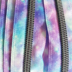 Bán Buôn Kéo Nylon Dây Kéo Rolls Fancy Luxury Cầu Vồng Răng Nylon Cuộn Dây Nhựa Dây Kéo Băng Kim Loại Dây Kéo - Product Image 4