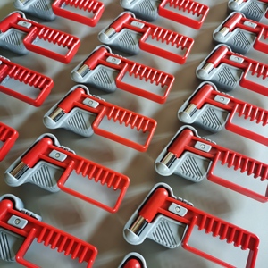 Marteau de sécurité pour brise-vitre avec coupe-ceinture de sécurité - Product Image 2