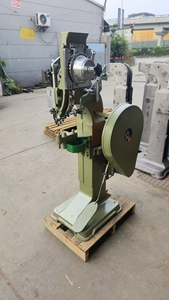 Máquina <span class=keywords><strong>Remachadora</strong></span> <span class=keywords><strong>de</strong></span> Zapatas <span class=keywords><strong>de</strong></span> Freno <span class=keywords><strong>de</strong></span> Alta Resistencia para las Ruedas <span class=keywords><strong>de</strong></span> Equipaje - Product Image 5