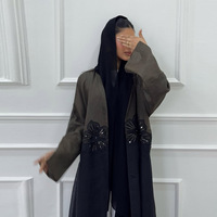 213 Cardigan Abaya musulman ouvert sur le devant avec appliques 3D et tissu texturé