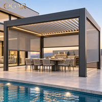 Pergola motorisée commerciale à lames orientables avec écrans latéraux rétractables et éclairage LED pour terrasse de restaurant en plein air