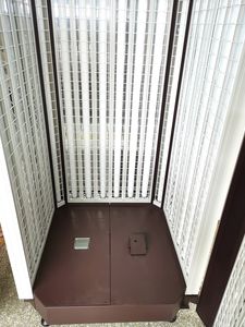 Cabina de Fototerapia UVB de Banda Estrecha de 311nm para Uso Hospitalario, Modelo KN-4005, para Tratamiento de Vitiligo y Psoriasis de Cuerpo Completo - Product Image 4