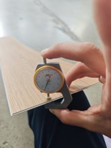 Suelos de Vinilo LVT SPC con Diseño de Espiga, Impermeables y de Fácil Mantenimiento, Suelos de PVC con Sistema de <span class=keywords><strong>Clic</strong></span> para Interiores - Product Image 1