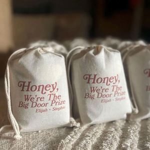 ถุงของขวัญผ้าฝ้ายแท้ 100% แบบมีเชือกผูก ปรับแต่งได้ตามต้องการ สำหรับงานแต่งงาน วันเกิด ของที่ระลึก ทุกโอกาส ถุงผ้าแคนวาสธรรมชาติ - Product Image 1