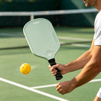 Raquette de pickleball légère en fibre de verre de 16 mm avec noyau en nid d'abeille PP, logo personnalisé et entraînement OEM