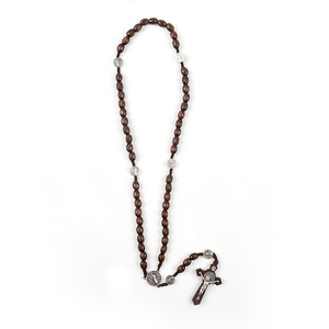 Cuentas de madera talladas a mano colgante de San Benito collar de Rosario católico de estilo religioso - Product Image 5