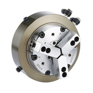 Mandrin pneumatique rotatif Chandox RTS-05 140 mm à trois mâchoires, porte-outil vertical hydraulique - Product Image 1