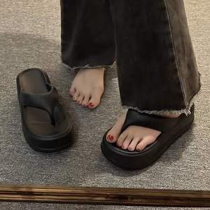 รองเท้าสวมแบบสวมครึ่งเท้า พื้นหนา กันลื่น ระบายอากาศได้ดี สำหรับผู้หญิง รุ่นใหม่ ฤดูใบไม้ผลิ ฤดูใบไม้ร่วง ปี 2025 พร้อมที่คาดผม - Product Image 3