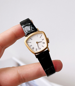 Montre à quartz haut de gamme 2025 la plus luxueuse, motif crocodile noir, en cuir résistant aux rayures, pour barbecue en plein air - Product Image 1