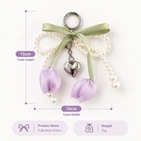 Porte-clés en tissu soyeux brillant avec nœud en ruban de perles tulipe, pendentif cœur argenté, breloque de sac, accessoire pour coque de téléphone, décoration pour étui d'écouteurs