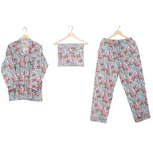 Ensemble de pyjama d'été élégant pour femmes, en coton tricoté floral, respirant et doux, avec taille élastique, long, pour les vacances et la plage - Product Image 1