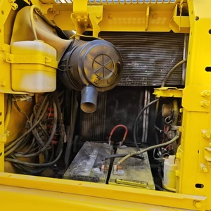 Presque neuf, projet de construction de haute qualité : Excavatrice hydraulique sur chenilles Komatsu PC130 d'occasion - Product Image 5