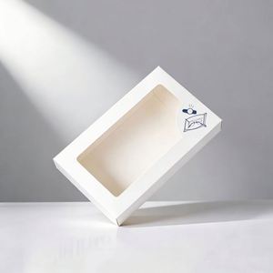 Caja de Cartón Blanca con Acabado UV Personalizada de Fábrica para Exhibición de Bufandas y Accesorios de Moda, Embalaje Brillante para Regalos - Product Image 3