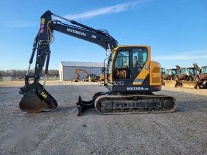 Excavadora de cadenas Hyundai HX130 usada, la más vendida, con motor Yanmar, alta eficiencia, buen estado, en venta - Product Image 6