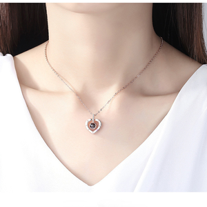 Regalo di San Valentino Collana da Donna a Forma di Cuore in Oro Rosa con 'Ti Amo' in 100 Lingue - Product Image 2