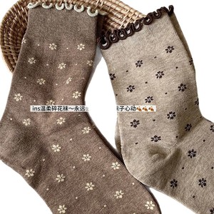 Women's Mid Calf <b>Socks</b> White Snowflake Pattern Ruffled Trim Breathable Sweat Absorbing For Spring Autumn Winter - Product Image 4