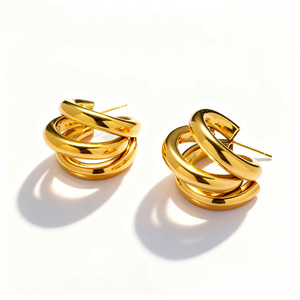 Pendientes en Forma de C de Acero Inoxidable con Baño de Oro PVD de 18k, Hipoalergénicos, Resistentes al Deslustre y al Agua, Modelo YF3041 - Product Image 1