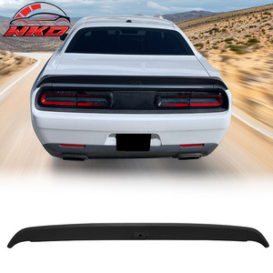 Alerón Trasero con Cubierta para Cámara Compatible con Dodge Challenger 2008-2023, Color Negro Mate - Product Image 1