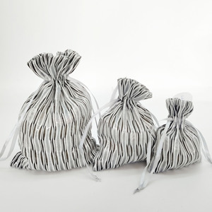 Sac cadeau en organza à cordon de serrage, design professionnel, pour anniversaire et baby shower, au prix d'usine - Product Image 2