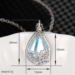 Collana con ciondolo a forma di farfalla e fiore per donna, con pietra di luna colorata, catena cava per clavicola, gioielli dolci e alla moda. - Product Image 5