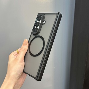 Étui de téléphone de luxe translucide magnétique en TPU+PC avec étui de ceinture pour <span class=keywords><strong>Z</strong></span> <span class=keywords><strong>Fold</strong></span> 7/6/5/<span class=keywords><strong>4</strong></span>, transparent mat antichoc - Product Image 4