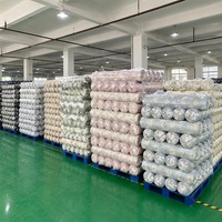 Tissu Jacquard Brocart Teint en Fil 100% Polyester Tissé Directement de l'Usine 180GSM Résistant à l'Abrasion pour Vêtements de Garçons et Décoration Intérieure