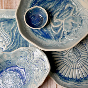 Piatto Piatto Blu Mare con Conchiglia 29x19 cm - Design Astratto - Product Image 3