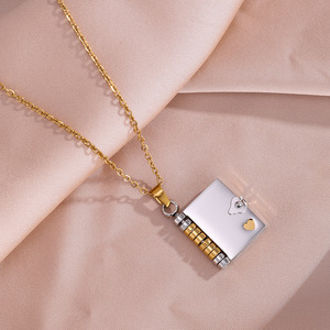 Collar con Colgante <span class=keywords><strong>de</strong></span> Libro <span class=keywords><strong>de</strong></span> Cartas <span class=keywords><strong>de</strong></span> <span class=keywords><strong>Amor</strong></span> Grabado en Acero Inoxidable, Estilo Europeo Americano, Chapado en Oro <span class=keywords><strong>de</strong></span> 18K, Diseño Minimalista <span class=keywords><strong>para</strong></span> Mamá - Product Image 4