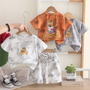 Ensemble T-<span class=keywords><strong>shirt</strong></span> en coton à imprimé dessin animé décontracté pour bébés garçons et short en jean déchiré - Vêtements pour enfants en gros - Product Image 1