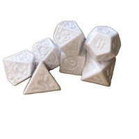 Ensemble de dés RPG en acrylique personnalisés, creux et sculptés, style rétro, dés polyédriques pour jeux de société