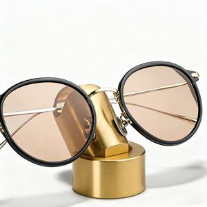 Support à lunettes personnalisé – Options de matériaux en laiton/acier inoxydable, usinage CNC haut de gamme, sans MOQ, support de lunettes de bureau - Product Image 1