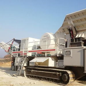 เครื่องจักรทำเหมืองออนไลน์ของอาลีบาบา สหรัฐอาหรับเอมิเรตส์ เครื่องบดกรามเคลื่อนที่แบบตีนตะขาบ รุ่น Wotetrack 100-300 ตันต่อชั่วโมง จากเหอหนาน หงซิง - Product Image 2