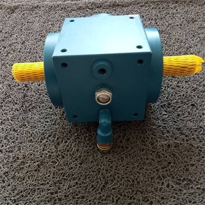 Caja de Cambios ZF 2K300GA, Nueva Pieza de Repuesto Industrial para Reparación Mecánica, Hecho en Alemania - Product Image 4