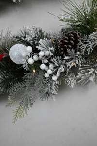 Guirlande de Noël suspendue personnalisée, écologique et à prix abordable, avec aiguilles de pin et cônes - Product Image 3