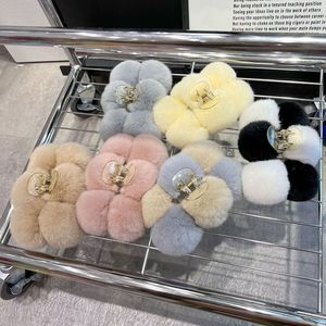 <span class=keywords><strong>Pince</strong></span> à cheveux coréenne personnalisable en peluche grande taille, motif lapin moelleux, nouveau style automne-hiver, accessoires pour femmes - Product Image 3