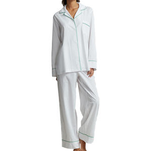 Pyjama d'été élégant pour femme Peaceful Nightfall, silhouette douce, confort optimal, respirant, léger, style pour le coucher - Product Image 6