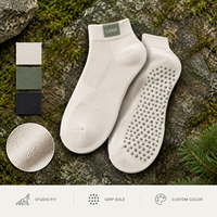 Chaussettes de Pilates Studio Grip à semelle intégrale, avec patch, accent couleur signature, logo assorti, emballage, échantillon, approbation