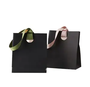 Sacchetto di carta personalizzato pacchetto con Logo stile colorato Logo personalizzato Shopping Gift Bag borsa gioielli con manico a nastro