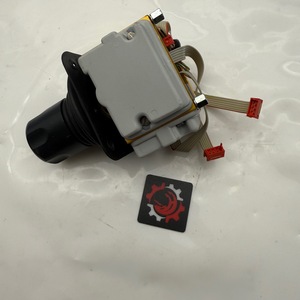 Control Remoto HBC <span class=keywords><strong>727</strong></span>/HBC 735 con Palanca de Operación Giratoria 481760, Garantía de 3 Años - Product Image 3