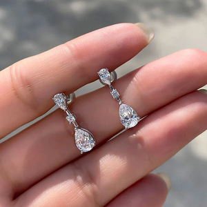 Eleganti Orecchini a Goccia per Donne, Gioielli Chic per Spose e Matrimoni - Product Image 6