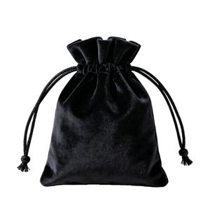 Sacs à cosmétiques en velours noir de luxe 5*7cm avec cordon de serrage, pochettes d'emballage cadeau en velours, logo personnalisable, recyclables, pour rouges à lèvres - Product Image 3