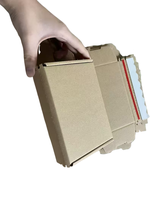Boîte d'expédition en carton ondulé écologique en matériaux recyclés avec gaufrage et doublure en mousse personnalisable pour chaussettes et vêtements