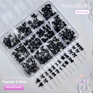 Lot de 12 mini décorations d'ongles papillon, tailles variées, nœuds papillon noirs, blancs et roses - Product Image 5